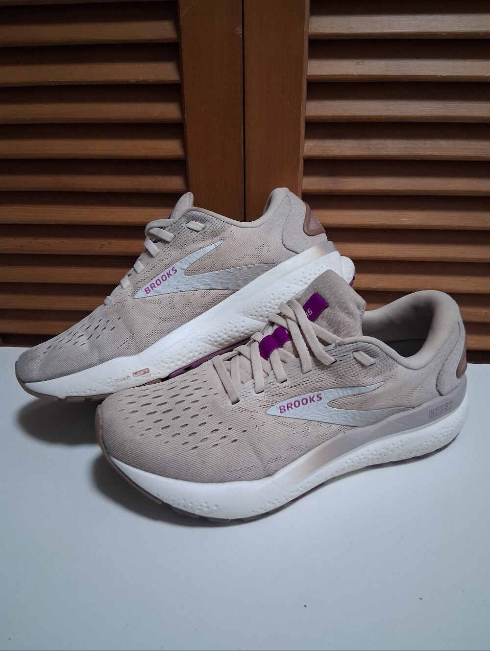 Brooks Ghost 16 Almond Peach/Coconut/Purple Women's Sneaker * Size: 7.5